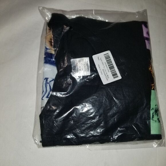 Taylor Swift Tshirt, size M new never worn in original Package - Picture 5 of 12
